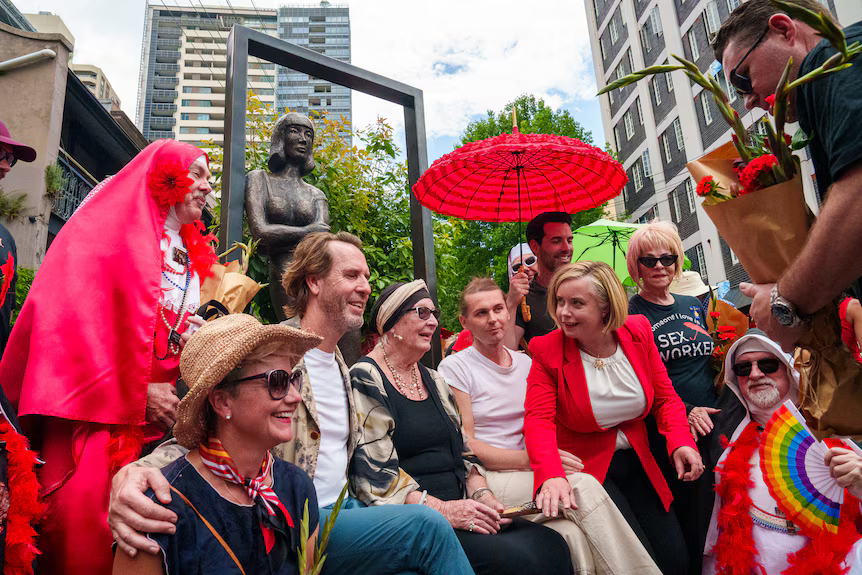 Dozens of people showed up to the bronze statue's public unveiling on Saturday. Photo: ABC News: Fletcher Yeung